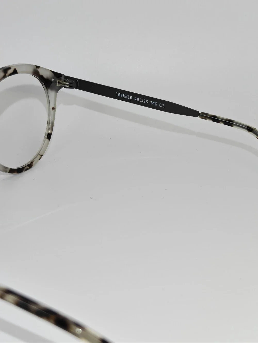 Trekker. Round Tortoiseshell Metal-Bridge Eyeglasses - Gray/Black